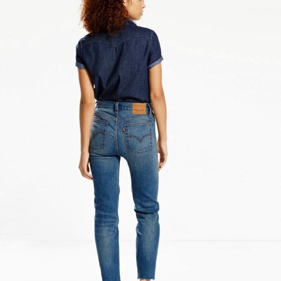 LEVIS High Rise Button Fly - Picture 2 of 8